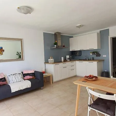 Brisas Apartment *